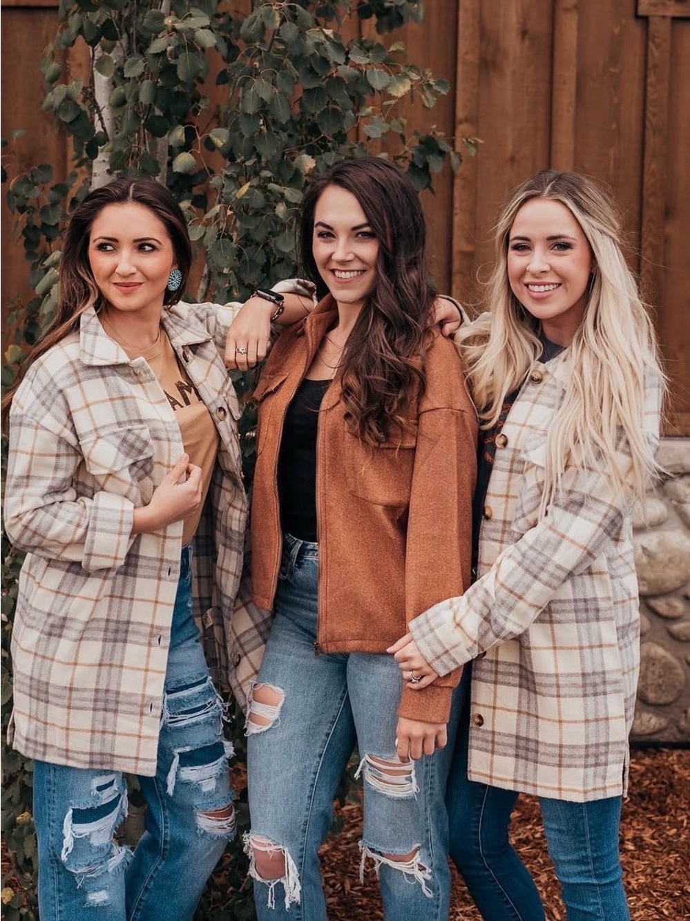 Hem & Thread Women's Cream and Gray Plaid Shacket
